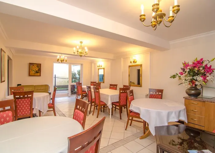 Koron A Maison d'hôtes 3*